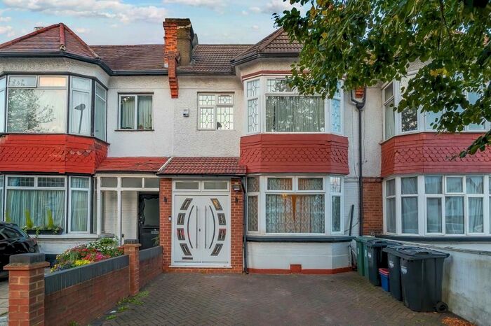 3 Bedroom Terraced House To Rent In Thornbury Road, Isleworth, TW7