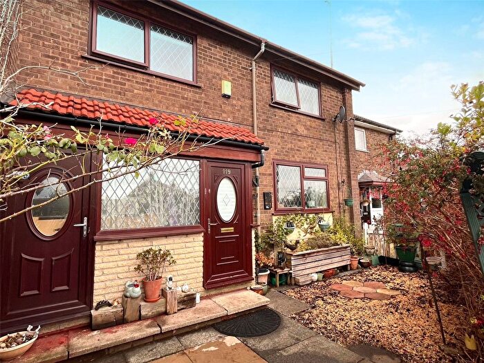 3 Bedroom Town House For Sale In Lewis Drive, Heywood, Greater Manchester, OL10