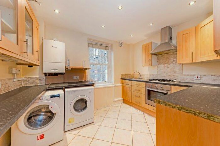 2 Bedroom Flat To Rent In Stanley House, London, SW8