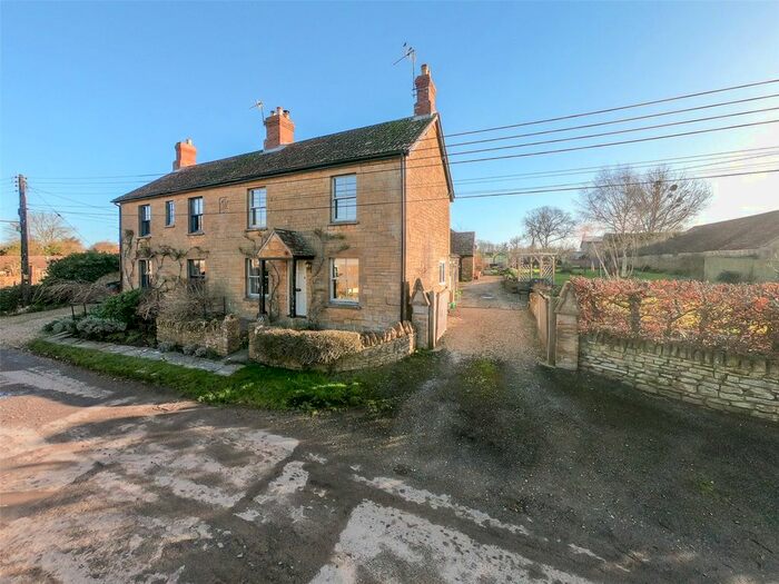 3 Bedroom Semi-Detached House For Sale In Milton, Martock, TA12