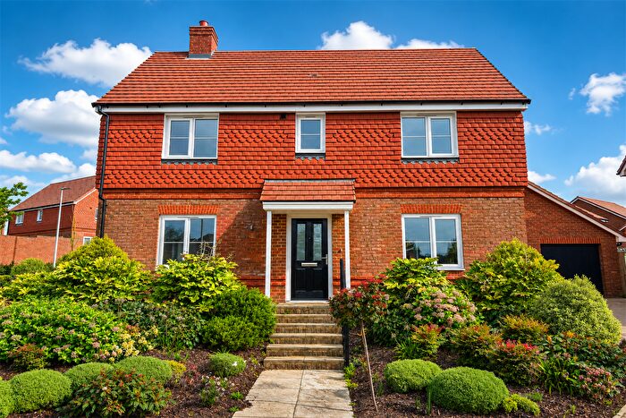 3 Bedroom Detached House For Sale In Bluebell Way, TN6