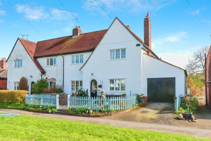 3 Bedroom Semi-Detached House For Sale In The Green, Wrenbury, Nantwich, CW5