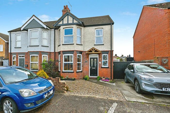 3 Bedroom Semi-Detached House For Sale In Wisbech Road, King's Lynn, PE30