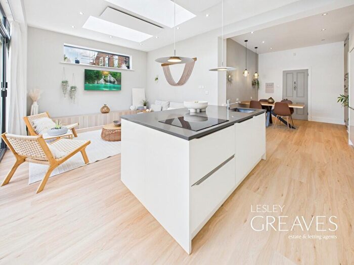 3 Bedroom Semi-Detached House For Sale In Tennyson Avenue, Gedling, Nottingham, NG4