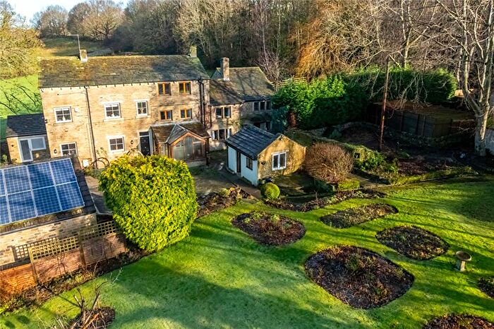 4 Bedroom Semi-Detached House For Sale In Far Dene, Kirkburton, Huddersfield, HD8