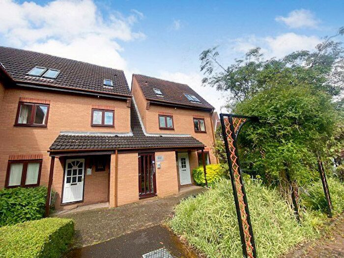 2 Bedroom Flat To Rent In Avocet Wharf, Castle Marina, Castle Marina, Nottingham, NG7