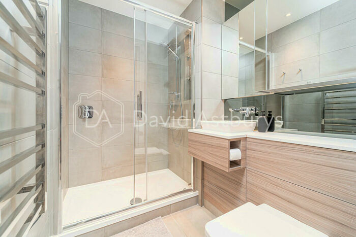 2 Bedroom Apartment To Rent In High Street, Hornsey, London, N8