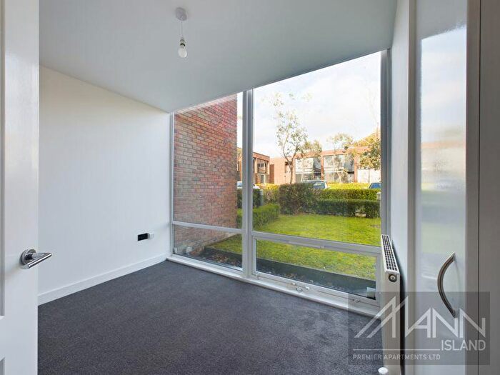 2 Bedroom Detached House To Rent In Glen Morag Gardens, Rochdale, OL11