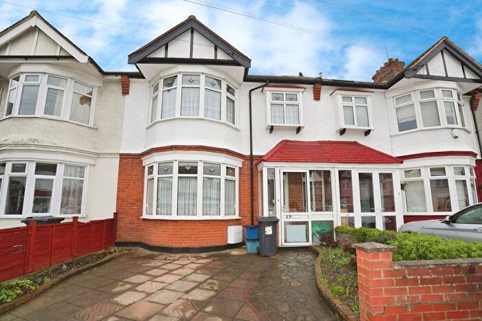 3 Bedroom Terraced House For Sale In Beehive Lane, Ilford, IG1