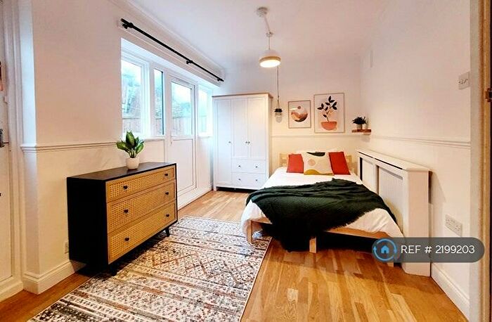 4 Bedroom Terraced House To Rent In Louise Gardens, Rainham, RM13