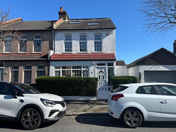 5 Bedroom House To Rent In Maplethorpe Road, Thornton Heath, CR7