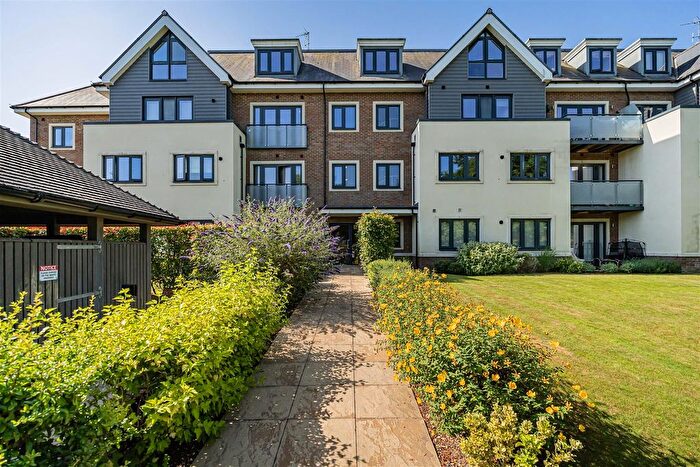 1 Bedroom Flat For Sale In Institute Road, Taplow, Maidenhead, SL6