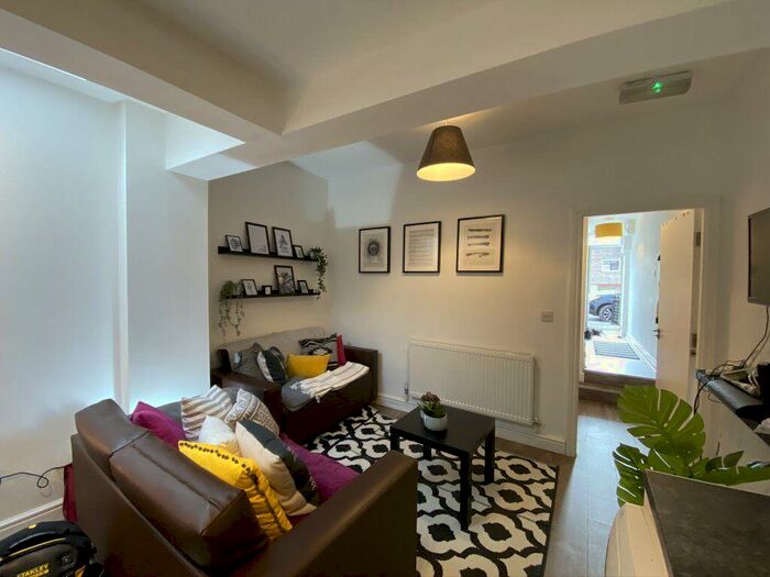 4 Bedroom House To Rent In Milner Road, B29