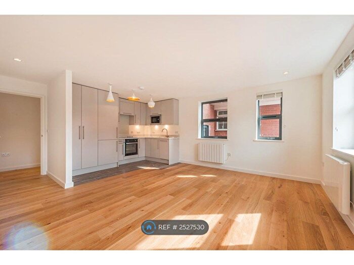 1 Bedroom Flat To Rent In West House, Haslemere, GU27