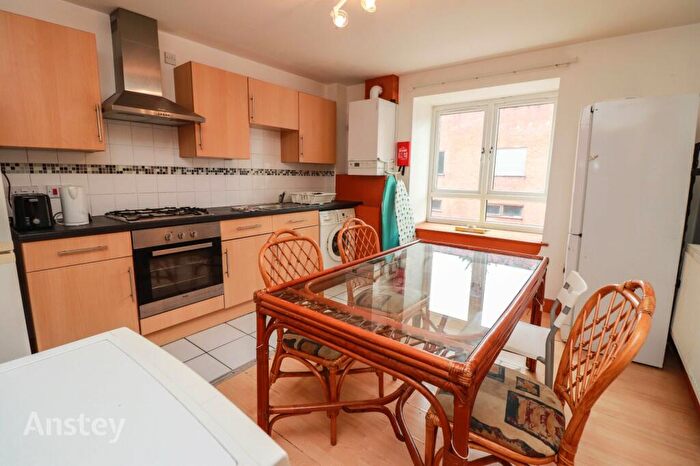4 Bedroom Flat To Rent In Portswood Road, Southampton, Hampshire, SO17