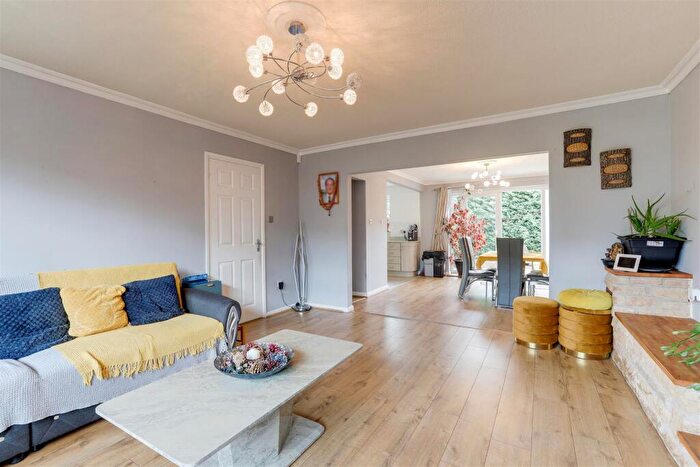 4 Bedroom Detached House For Sale In Oakfield Drive, Sandiacre, Nottinghamshire, NG10