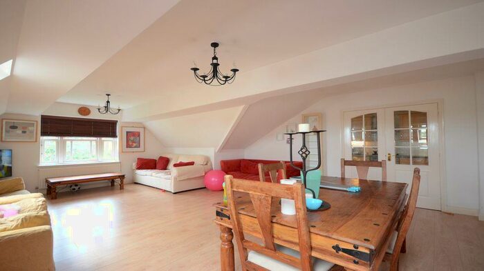 2 Bedroom Flat To Rent In Westcote Road, Reading, RG30