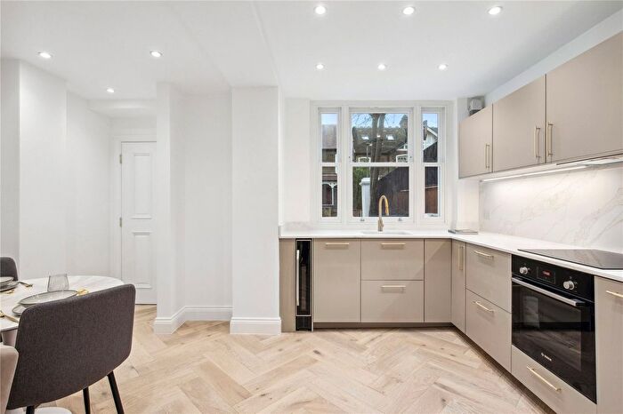 1 Bedroom Flat For Sale In Seymour Road, London, SW18