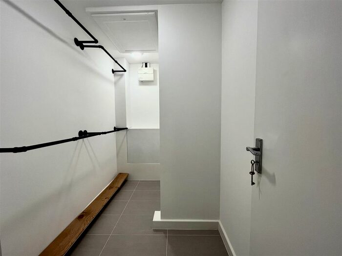 1 Bedroom Flat To Rent In Flat, Adams Yard, Hertford, SG14