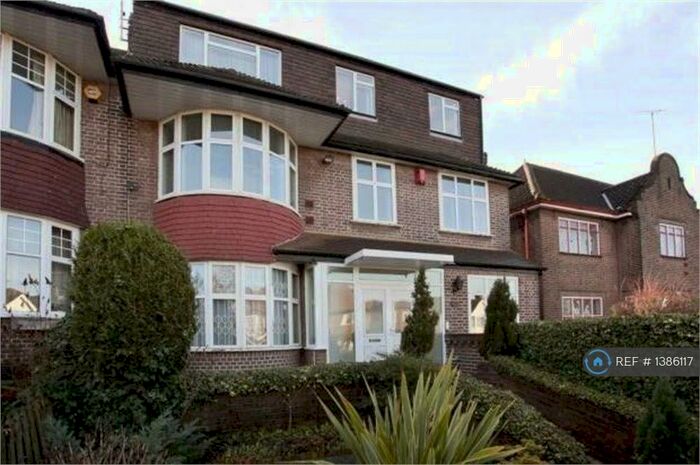 7 Bedroom Semi-Detached House To Rent In Bridge Lane, London, NW11