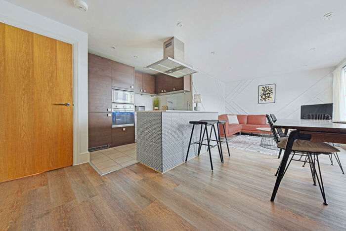 2 Bedroom Flat To Rent In Angel Wharf, Shepherdess Walk, N1