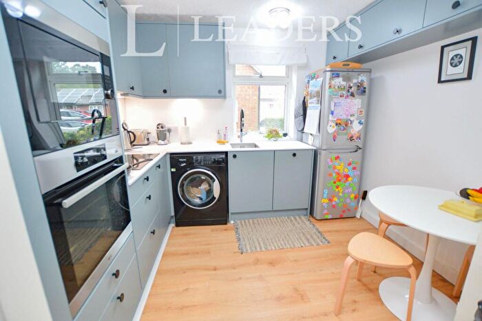 2 Bedroom Apartment To Rent In Heather Close, Layer De La Haye, CO2