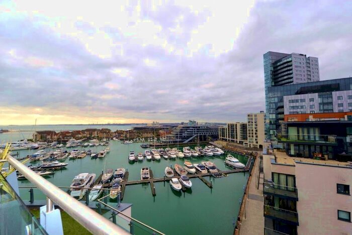 2 Bedroom Flat To Rent In Chanel Way, Ocean Village, Southampton, SO14