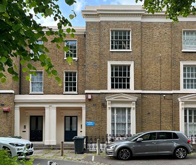 2 Bedroom Flat To Rent In New Cross Road, London, SE14