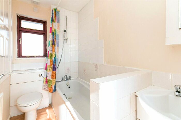 2 Bedroom Semi-Detached House For Sale In Coxbridge Meadow, Farnham, Surrey, GU9
