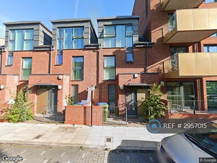 3 Bedroom Terraced House To Rent In Notley St, London, SE5