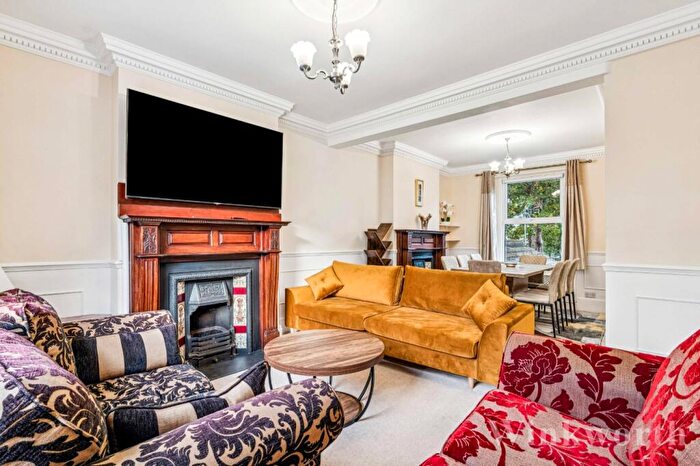 3 Bedroom Terraced House For Sale In Alpha Road, London, SE14