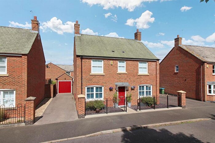 4 Bedroom House For Sale In Cooks Road, Aylesbury, HP19