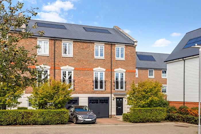4 Bedroom End Terrace House To Rent In Mere Road, Dunton Green, Sevenoaks, TN14