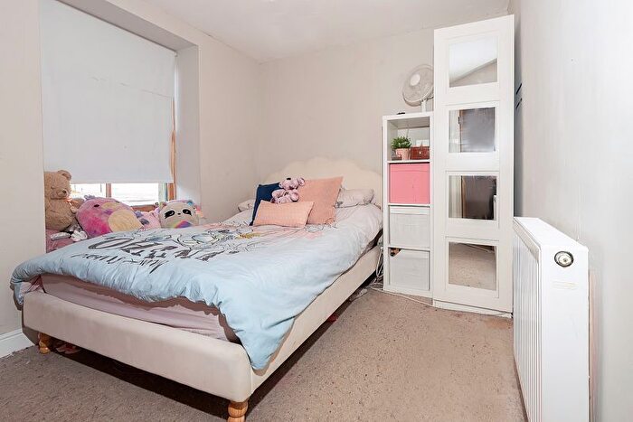2 Bedroom Flat For Sale In Croft Street, Penicuik, EH26
