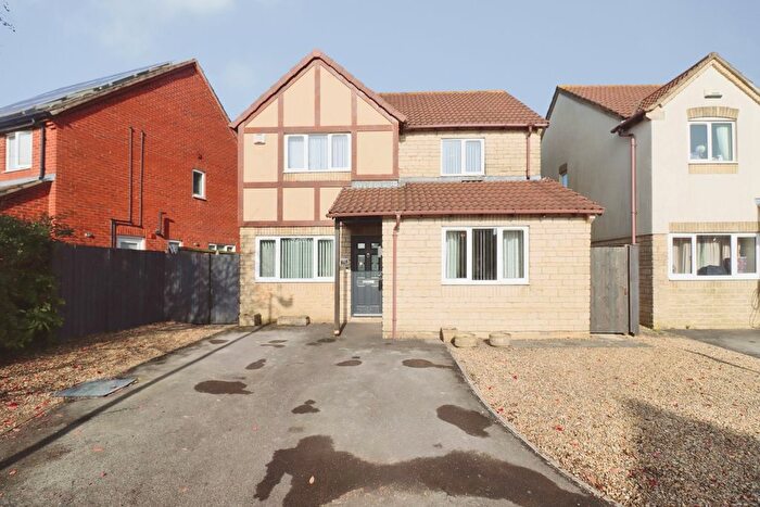 4 Bedroom Detached House For Sale In Dewfalls Drive, Bradley Stoke, Bristol, Gloucestershire, BS32