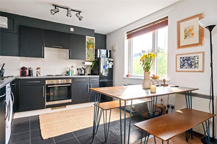 2 Bedroom Apartment For Sale In Cremer Street, London, E2