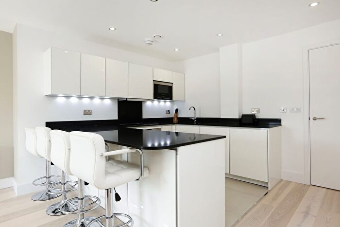 2 Bedroom Flat To Rent In Water Lane, Kingston Upon Thames, KT1