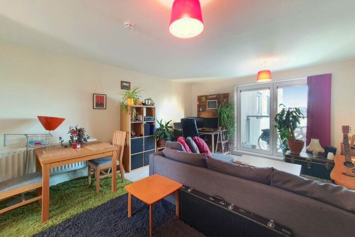 1 Bedroom Flat To Rent In Granary Mansions, Greenwich, London, SE28