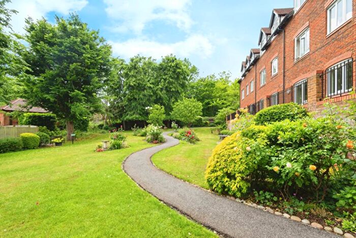 1 Bedroom Flat For Sale In Holly Court, Belmont Road, Leatherhead, Surrey, KT22
