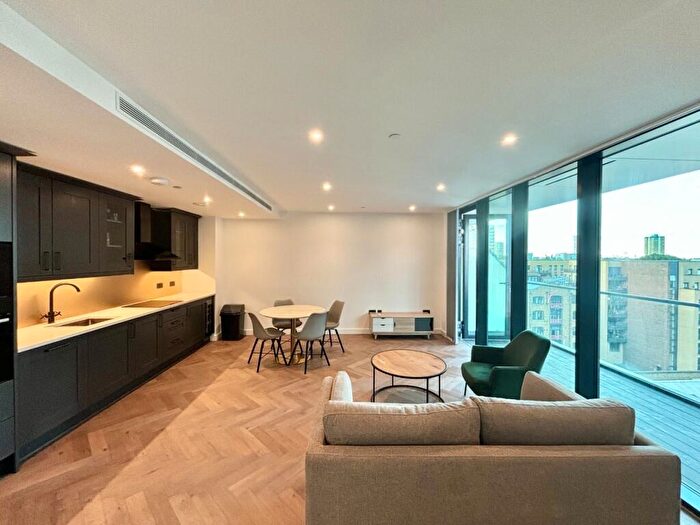 2 Bedroom Flat To Rent In Merino Gardens, Tower Hamlets, London, E1W