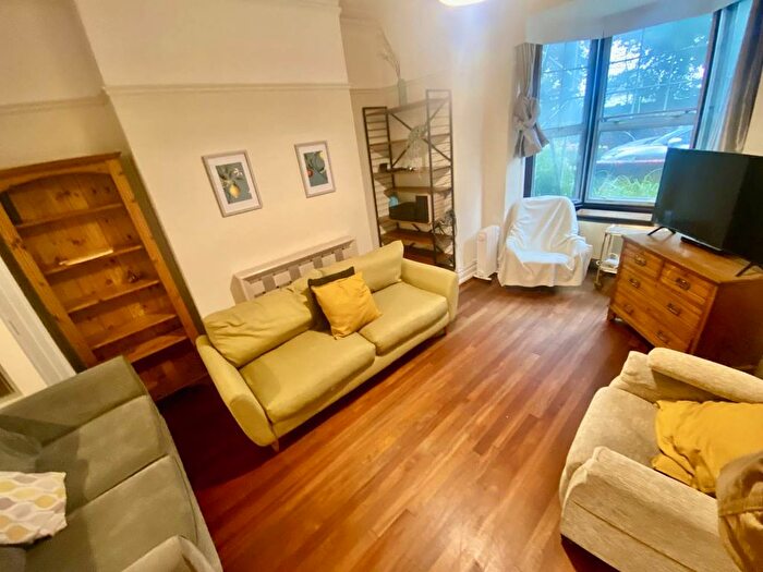 4 Bedroom Property To Rent In De La Beche Road, Sketty, Swansea, SA2