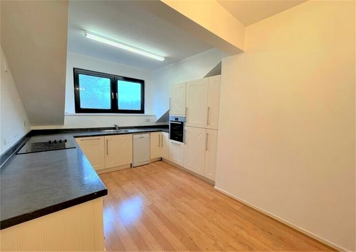 2 Bedroom Flat To Rent In Folland Court, West Cross, Swansea SA3