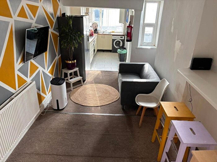 1 Bedroom House To Rent In Hanover Street, Mount Pleasant, SA1