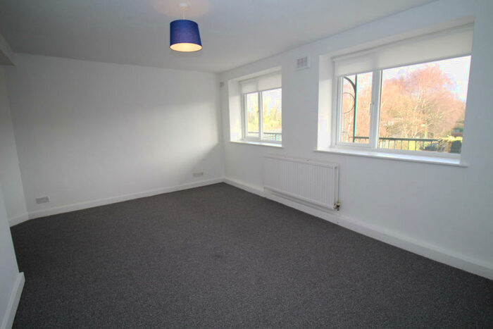 2 Bedroom Apartment To Rent In Redmires Court, St James'S Park, Eccles New Road, Salford, Lancashire, M5