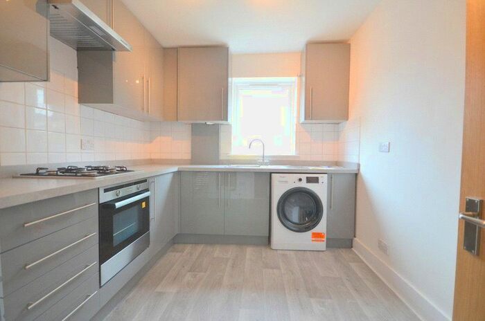 1 Bedroom Flat To Rent In Oldchurch Road, Romford, Essex, RM7