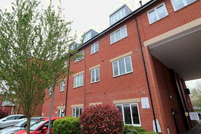 1 Bedroom Flat To Rent In Ongar Road, Brentwood, CM15