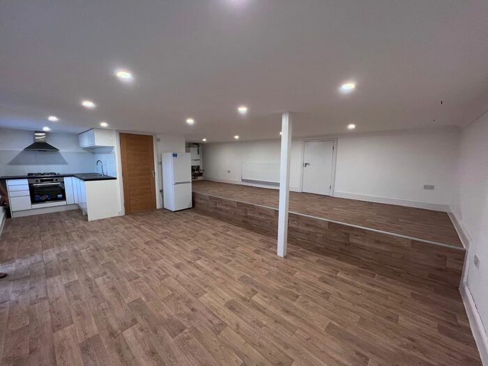 Studio To Rent In Canterbury Avenue, Ilford, IG1