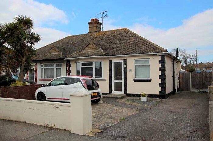 2 Bedroom Bungalow To Rent In Alton Gardens, Southend-on-sea, Essex, SS2