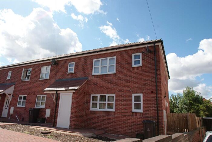 3 Bedroom Town House To Rent In Canterbury Road, Wheatley, Doncaster, DN2