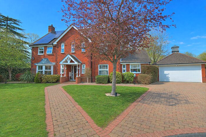 4 Bedroom Detached House For Sale In Standing Stones, Northampton, NN3